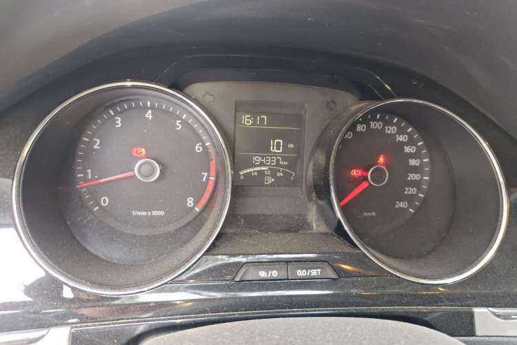 Used Volkswagen Bora 2013 1.6L Manual Comfort Model Odometer Close Up