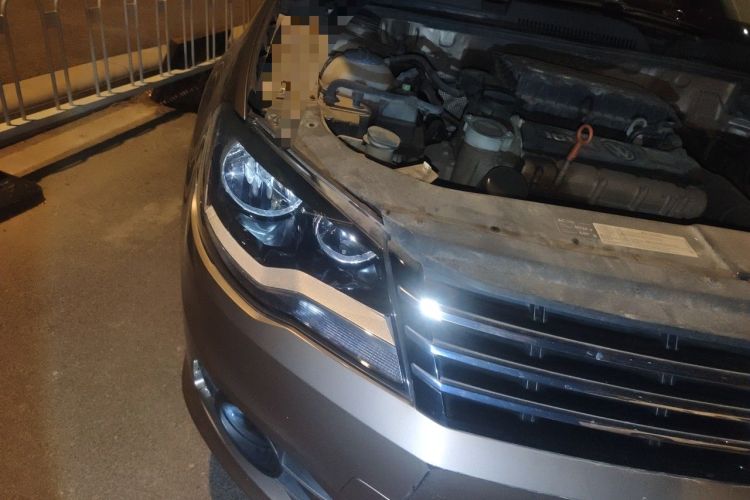 Used Volkswagen Bora 2013 1.6L Automatic Comfort Model Right Front Headlight