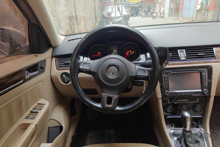 Used Volkswagen Bora 2013 1.6L Automatic Luxury Model Steering Wheel
