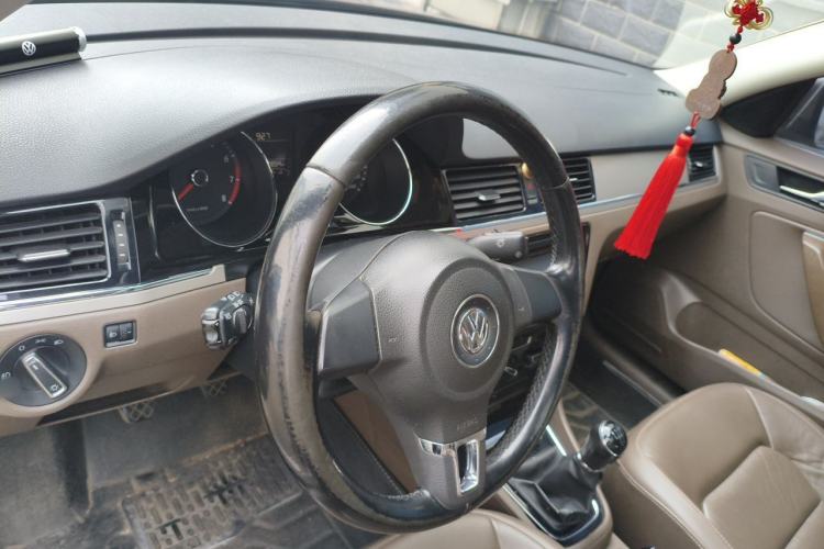 Used Volkswagen Bora 2013 1.4T Manual Comfort Model Steering Wheel