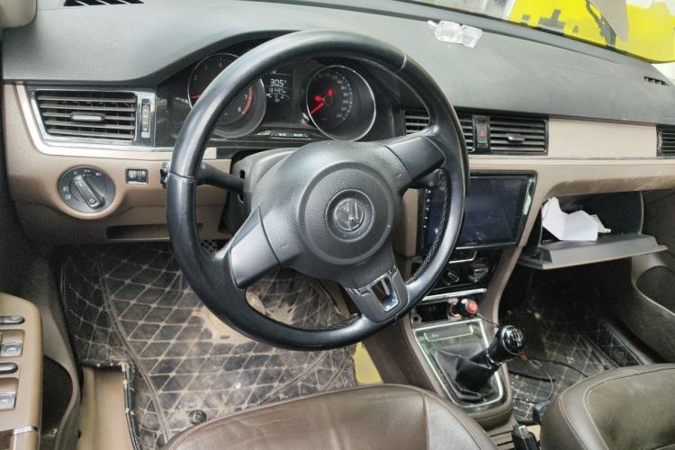 Used Volkswagen Bora 2013 1.4T Manual Comfort Model Steering Wheel
