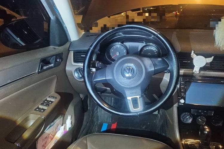Used Volkswagen Bora 2013 1.6L Automatic Comfort Model Steering Wheel