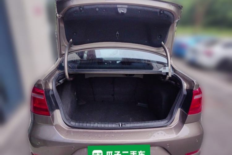 Used Volkswagen Bora 2013 1.6L Automatic Fashion Model Trunk
