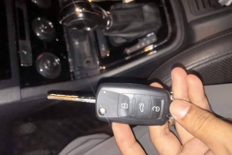 Used Volkswagen Bora 2013 1.6L Automatic Luxury Model Vehicle Key