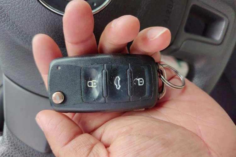 Used Volkswagen Bora 2013 1.6L Automatic Fashion Model Vehicle Key