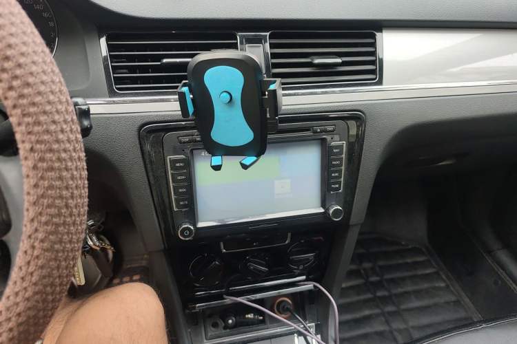 Used Volkswagen Bora 2013 1.6L Manual Fashion Edition Audio And AC Panel