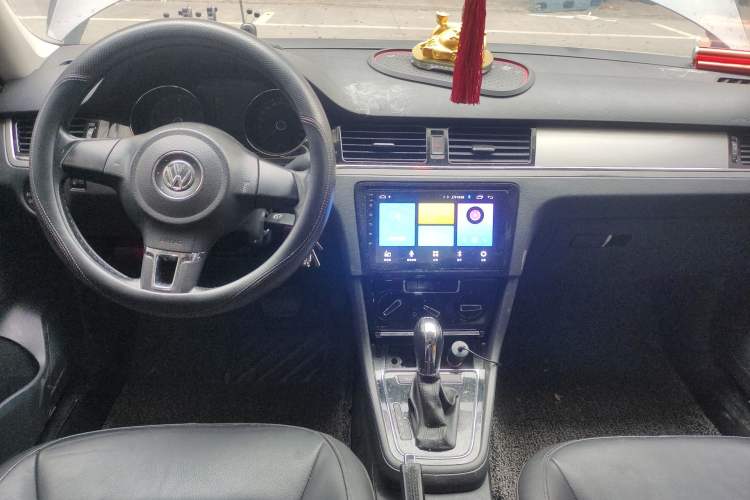 Used Volkswagen Bora 2013 1.4T Automatic Comfort Model Center Console