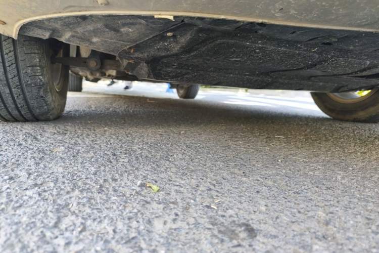 Used Volkswagen Bora 2013 1.6L Manual Fashion Edition Chassis Front Right