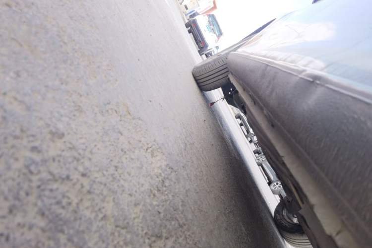Used Volkswagen Bora 2013 1.6L Manual Fashion Edition Chassis Front Right