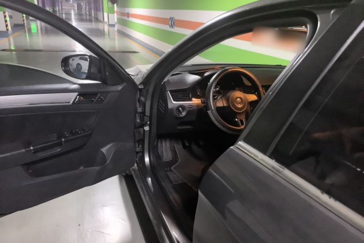 Used Volkswagen Bora 2013 1.6L Manual Comfort Model Driver Seat