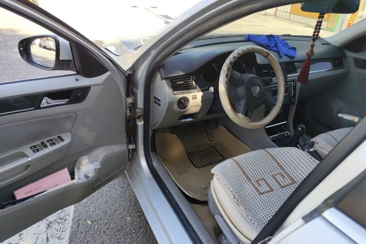 Used Volkswagen Bora 2013 1.6L Manual Fashion Edition Driver Seat