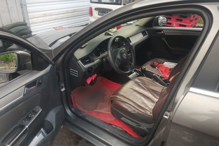Used Volkswagen Bora 2013 1.6L Manual Fashion Edition Driver Seat