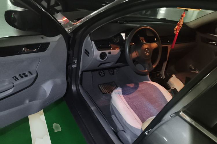 Used Volkswagen Bora 2013 1.6L Manual Fashion Edition Driver Seat