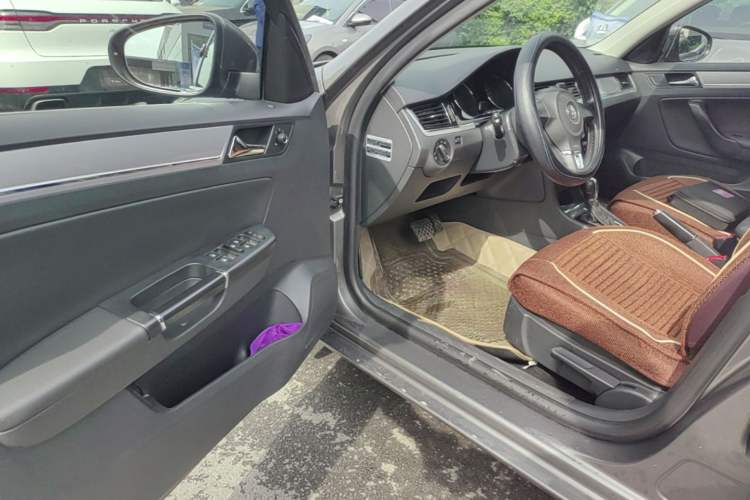 Used Volkswagen Bora 2013 1.6L Automatic Comfort Model Driver Seat