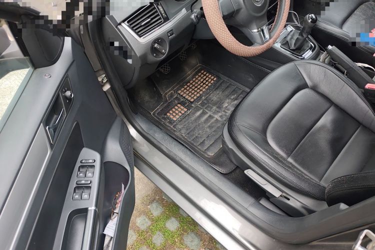 Used Volkswagen Bora 2013 1.6L Manual Fashion Edition Driver Seat
