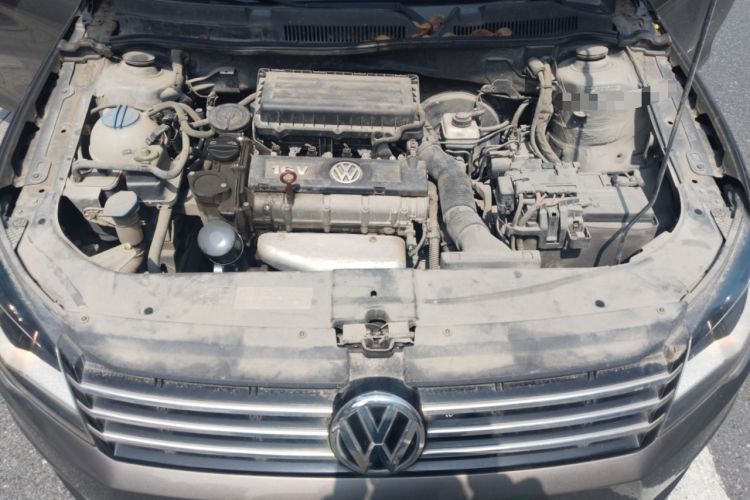 Used Volkswagen Bora 2013 1.6L Manual Fashion Edition Engine Bay