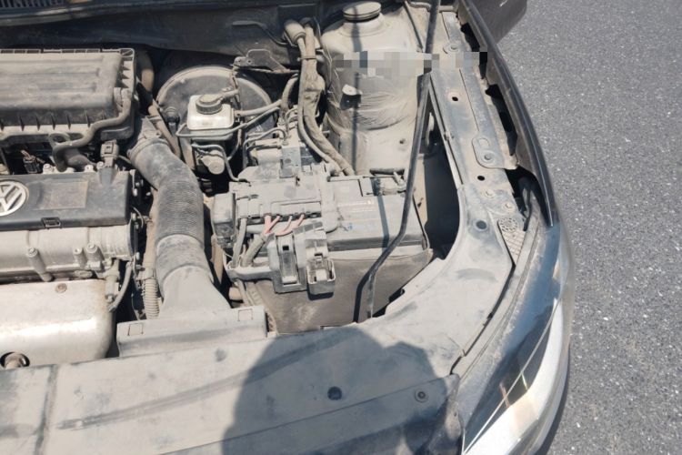 Used Volkswagen Bora 2013 1.6L Manual Fashion Edition Engine Bay Left