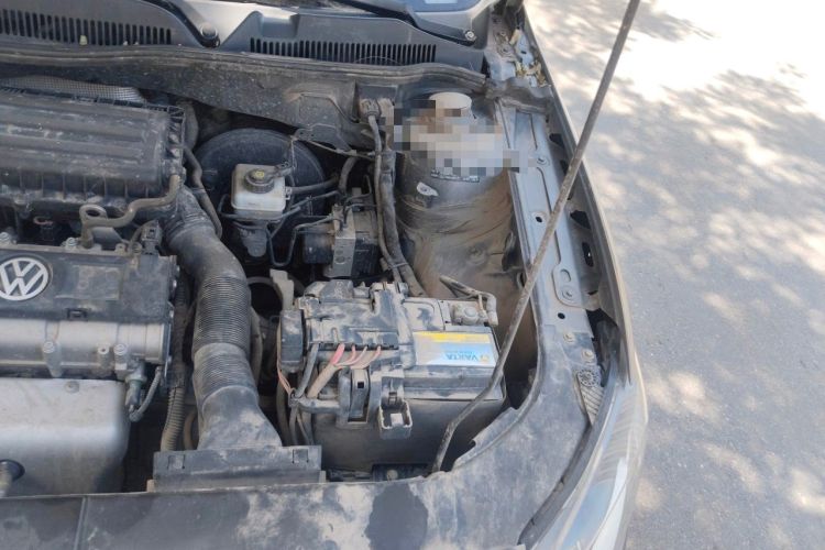 Used Volkswagen Bora 2013 1.6L Manual Fashion Edition Engine Bay Left