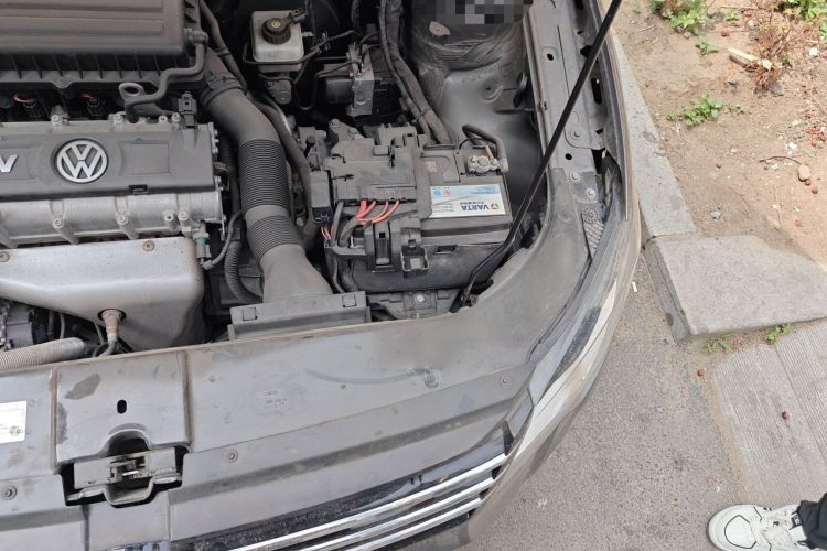 Used Volkswagen Bora 2013 1.6L Automatic Fashion Model Engine Bay Left