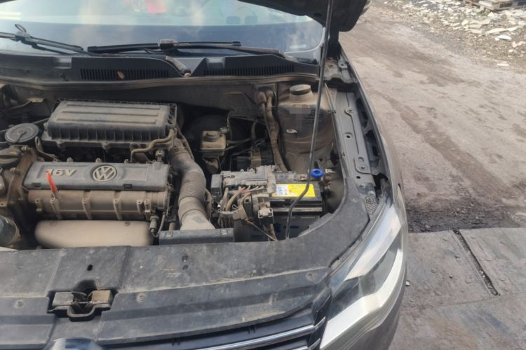 Used Volkswagen Bora 2013 1.6L Manual Fashion Edition Engine Bay Left