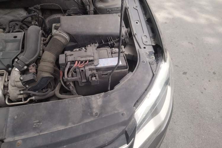 Used Volkswagen Bora 2013 1.4T Automatic Luxury Model Engine Bay Left