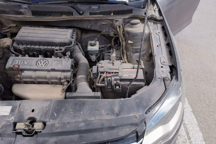 Used Volkswagen Bora 2013 1.6L Manual Fashion Edition Engine Bay Left