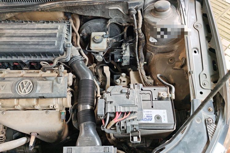 Used Volkswagen Bora 2013 1.6L Manual Comfort Model Engine Bay Left