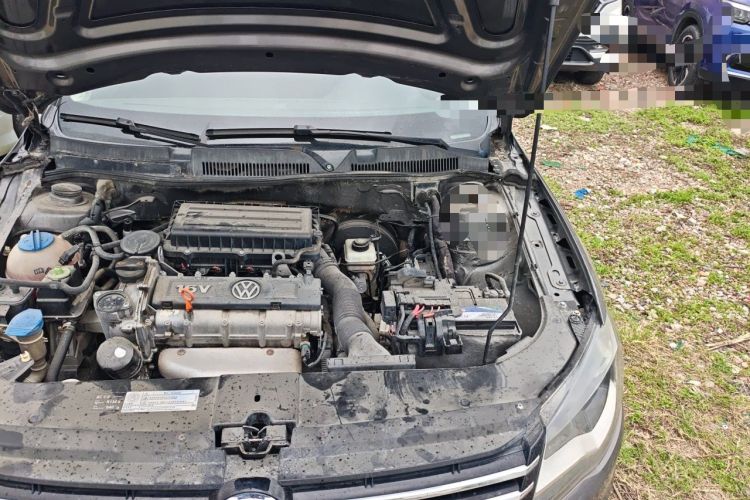 Used Volkswagen Bora 2013 1.6L Automatic Fashion Model Engine Bay Left