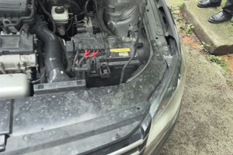 Used Volkswagen Bora 2013 1.6L Automatic Fashion Model Engine Bay Left