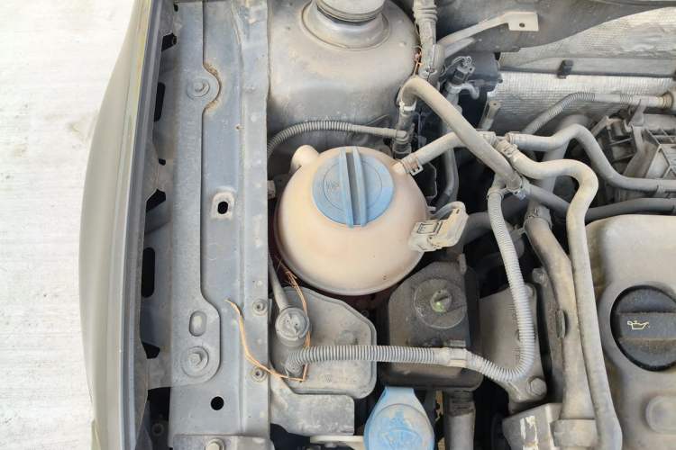Used Volkswagen Bora 2013 1.4T Automatic Comfort Model Engine Bay Right