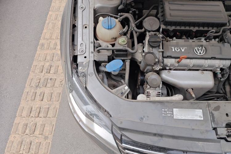 Used Volkswagen Bora 2013 1.6L Automatic Fashion Model Engine Bay Right