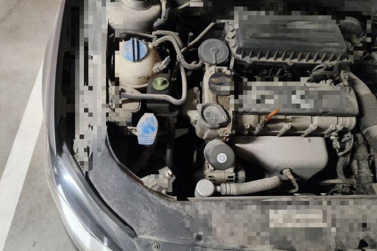 Used Volkswagen Bora 2013 1.6L Automatic Comfort Model Engine Bay Right