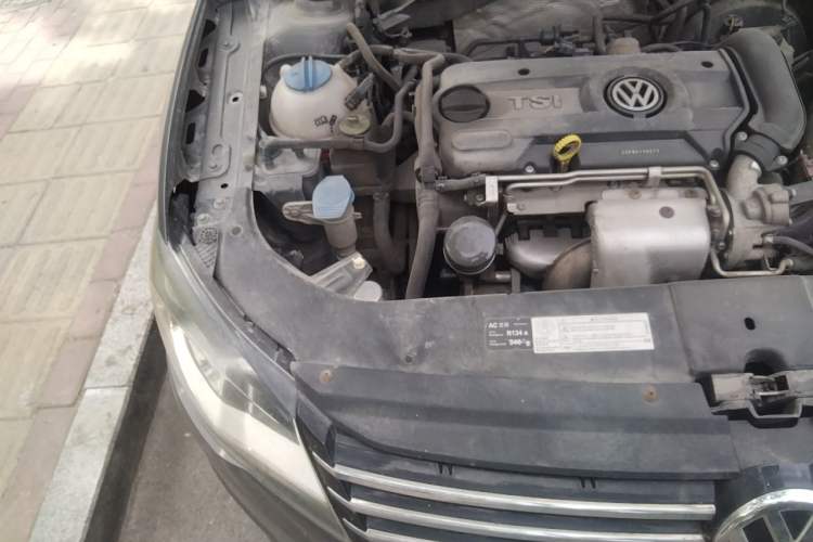 Used Volkswagen Bora 2013 1.4T Automatic Luxury Model Engine Bay Right