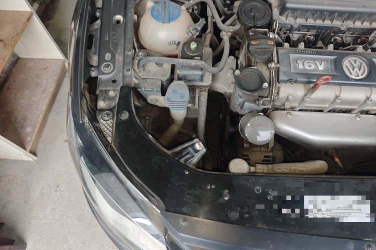Used Volkswagen Bora 2013 1.6L Manual Comfort Model Engine Bay Right
