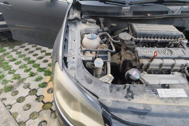 Used Volkswagen Bora 2013 1.6L Manual Comfort Model Engine Bay Right