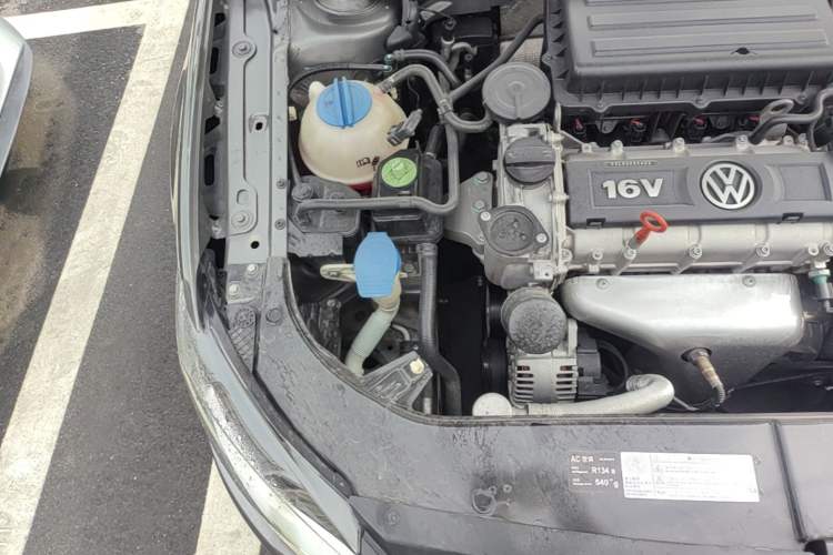 Used Volkswagen Bora 2013 1.6L Automatic Comfort Model Engine Bay Right