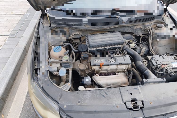 Used Volkswagen Bora 2013 1.6L Manual Comfort Model Engine Bay Right