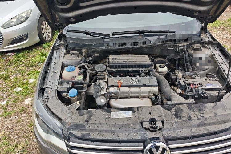 Used Volkswagen Bora 2013 1.6L Automatic Fashion Model Engine Bay Right