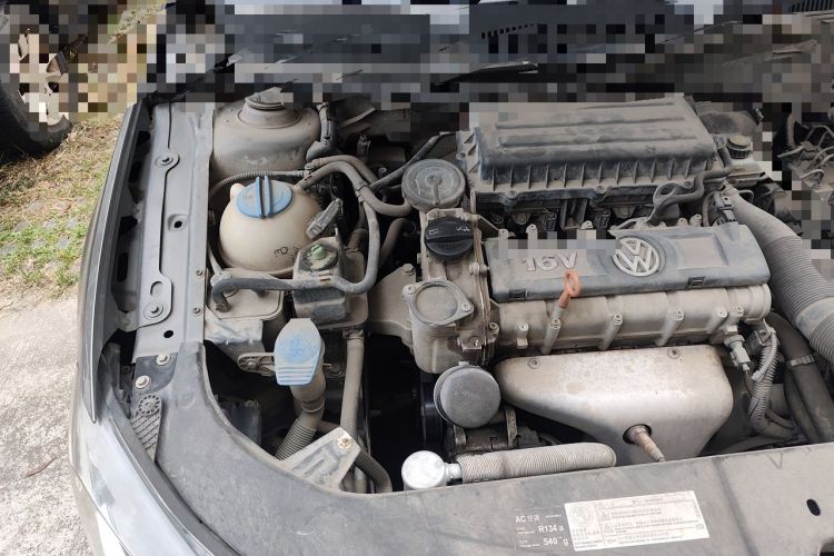 Used Volkswagen Bora 2013 1.6L Manual Fashion Edition Engine Bay Right