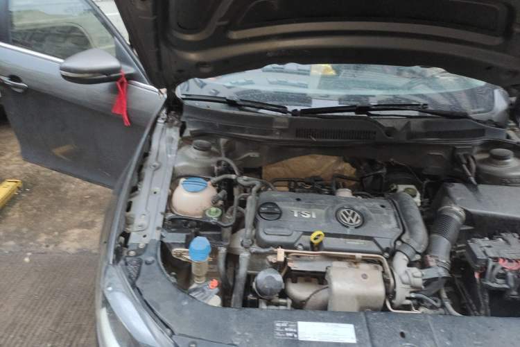 Used Volkswagen Bora 2013 1.4T Automatic Comfort Model Engine Bay Right