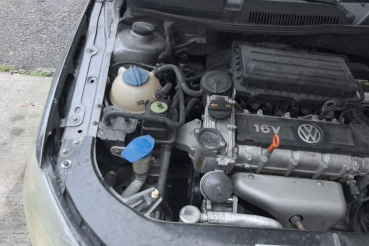 Used Volkswagen Bora 2013 1.6L Automatic Fashion Model Engine Bay Right