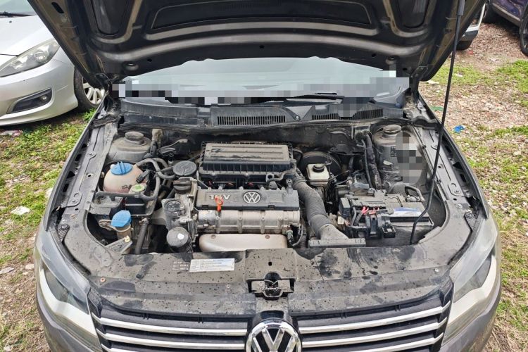Used Volkswagen Bora 2013 1.6L Automatic Fashion Model Engine Bay