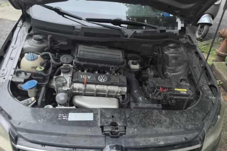 Used Volkswagen Bora 2013 1.6L Automatic Fashion Model Engine Bay