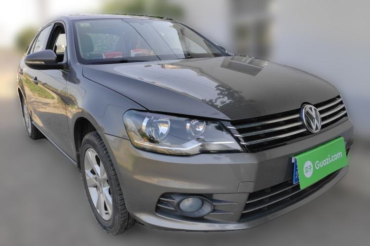 Used Volkswagen Bora 2013 1.6L Manual Comfort Model Front Right 45 Deg