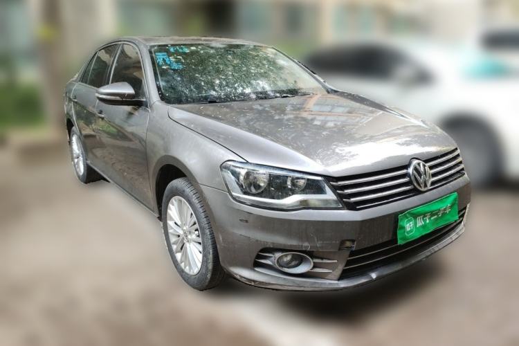 Used Volkswagen Bora 2013 1.6L Automatic Luxury Model Front Right 45 Deg