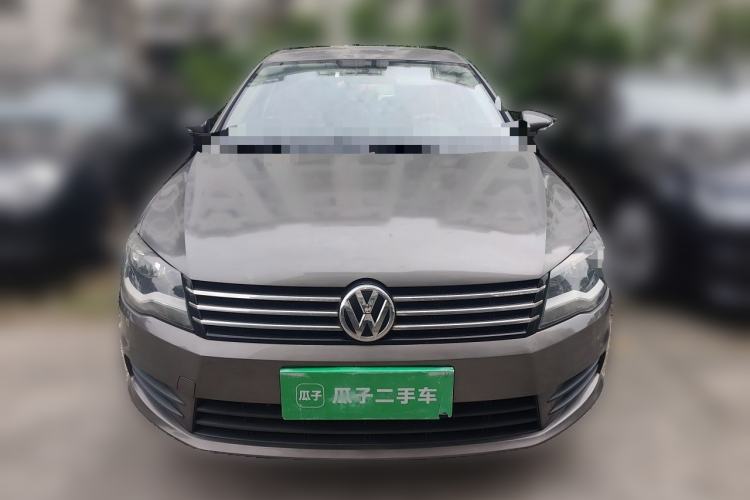 Used Volkswagen Bora 2013 1.6L Manual Fashion Edition Front