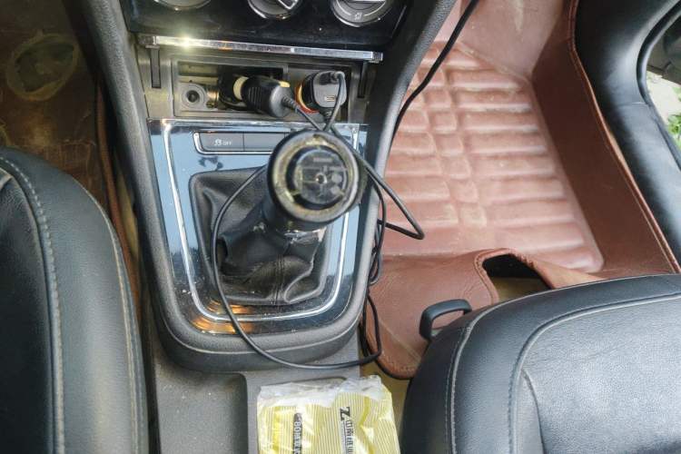 Used Volkswagen Bora 2013 1.6L Manual Comfort Model Gear Lever