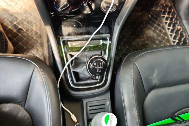 Used Volkswagen Bora 2013 1.6L Manual Comfort Model Gear Lever