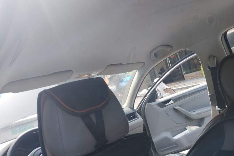 Used Volkswagen Bora 2013 1.6L Manual Fashion Edition Headliner