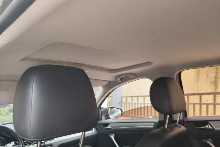 Used Volkswagen Bora 2013 1.6L Automatic Comfort Model Headliner